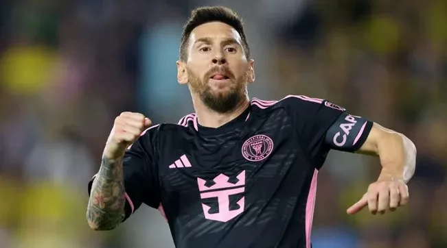 Lionel Messi thừa nhận phải thay đổi lối chơi do tuổi tác